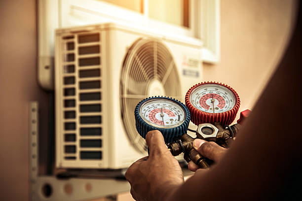 Professional Ductwork Repair technician working in Charleston, MS